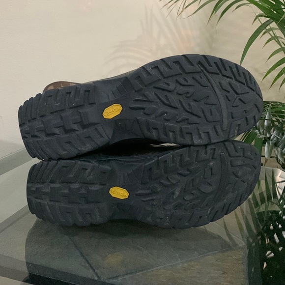 UGG ‘Butte’ Tartan Heavy-Duty WATERPROOF EVENT Plaid and Leather Boots - Picture 4 of 12